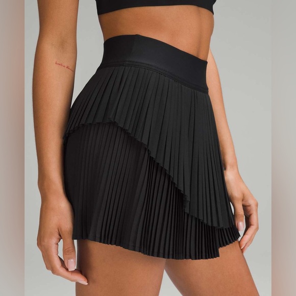 E - Lululemon Tiered Pleats High-Rise Tennis Skirt
Black - Picture 3 of 7
